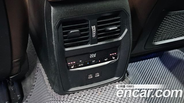 BMW 3-Series 2021 — photo 31