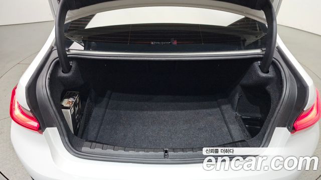 BMW 3-Series 2021 — photo 32