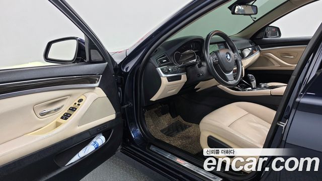 BMW 5-Series 2014 — photo 10