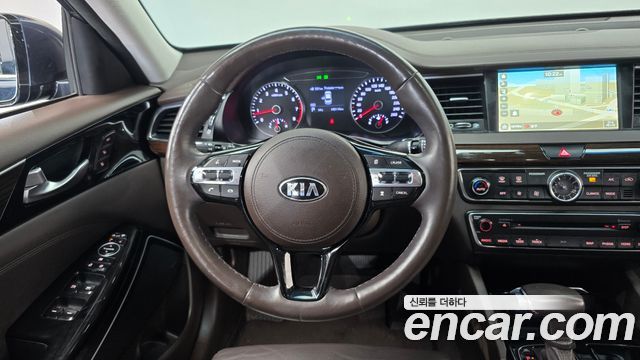 Kia K7 2018 — photo 19