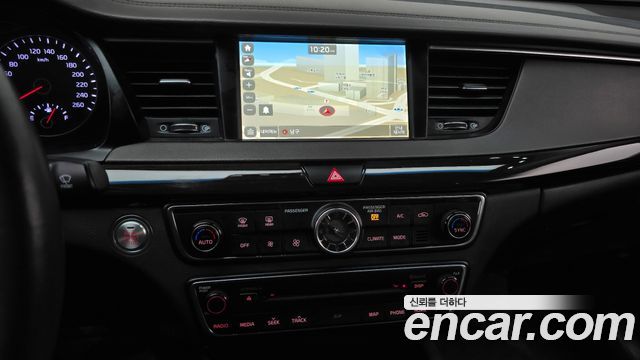 Kia K7 2018 — photo 20