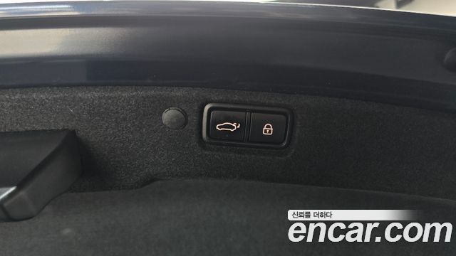 Kia K7 2018 — photo 25