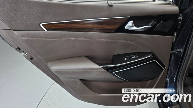 Kia K7 2018 — photo 15