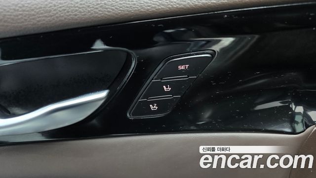 Kia K7 2018 — photo 32