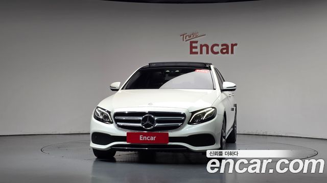 Mercedes-Benz E-Class 2017 — photo 3