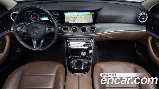 Mercedes-Benz E-Class 2017 — photo 10