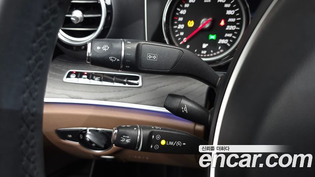 Mercedes-Benz E-Class 2017 — photo 21