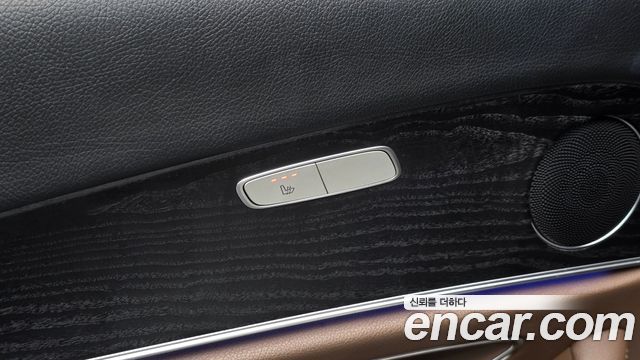 Mercedes-Benz E-Class 2017 — photo 30