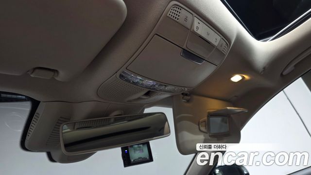 Mercedes-Benz E-Class 2017 — photo 32