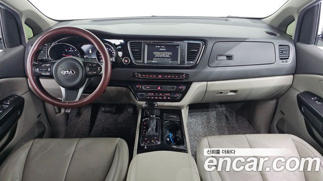 Kia Canival 2016 — photo 7