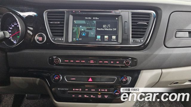 Kia Canival 2016 — photo 12