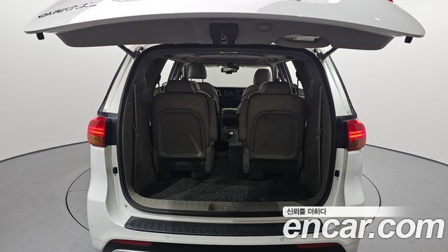 Kia Canival 2016 — photo 20