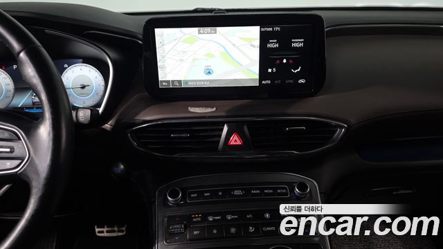 Hyundai Santafe 2023 — photo 12
