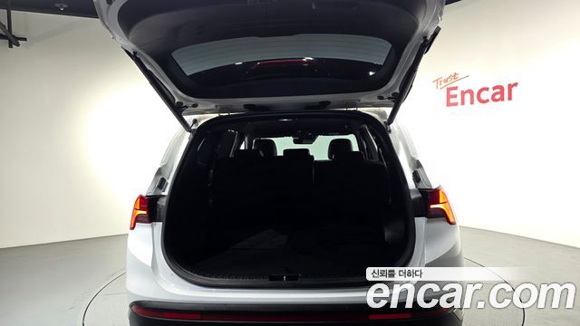 Hyundai Santafe 2023 — photo 18