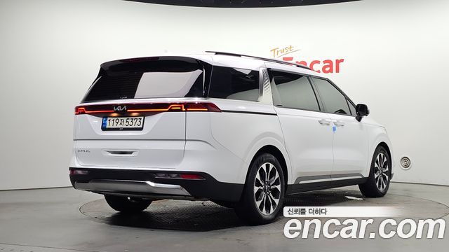 Kia Canival 2022 — photo 2