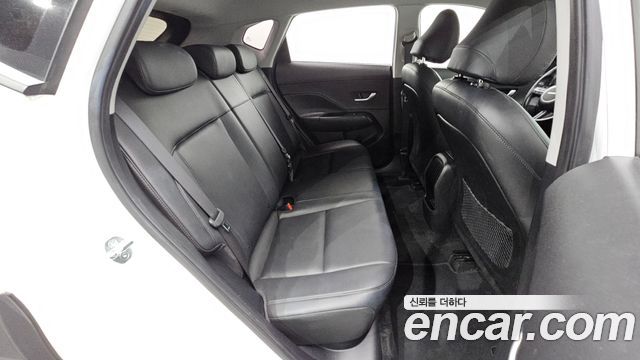 Hyundai Kona 2023 — photo 17