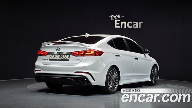 Hyundai AVANTE 2018 — photo 2