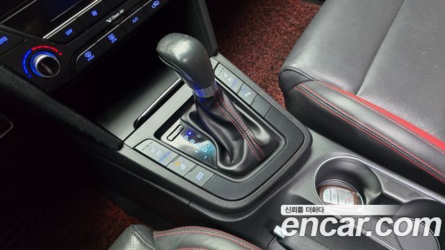Hyundai AVANTE 2018 — photo 12