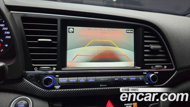 Hyundai AVANTE 2018 — photo 21