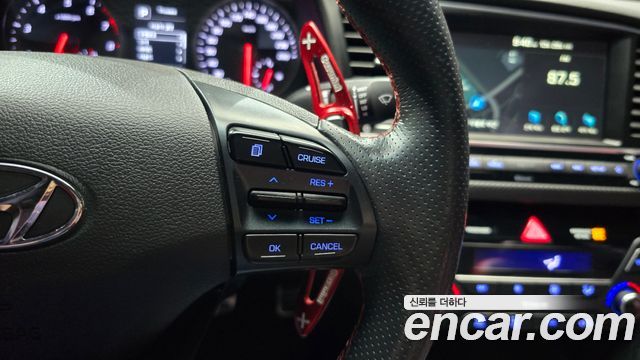 Hyundai AVANTE 2018 — photo 23