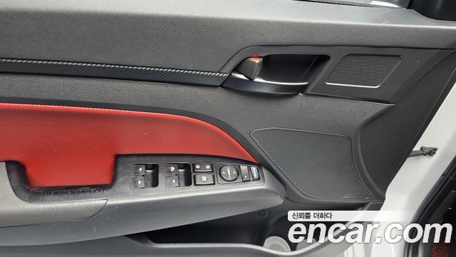 Hyundai AVANTE 2018 — photo 24