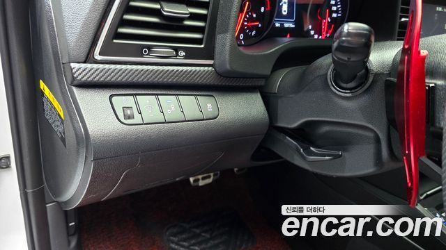 Hyundai AVANTE 2018 — photo 25