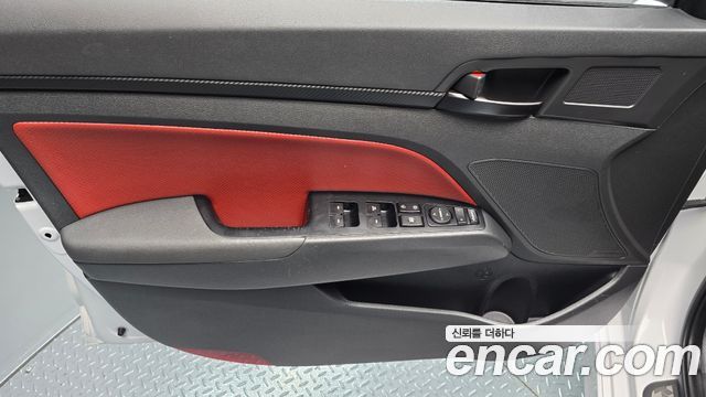 Hyundai AVANTE 2018 — photo 14
