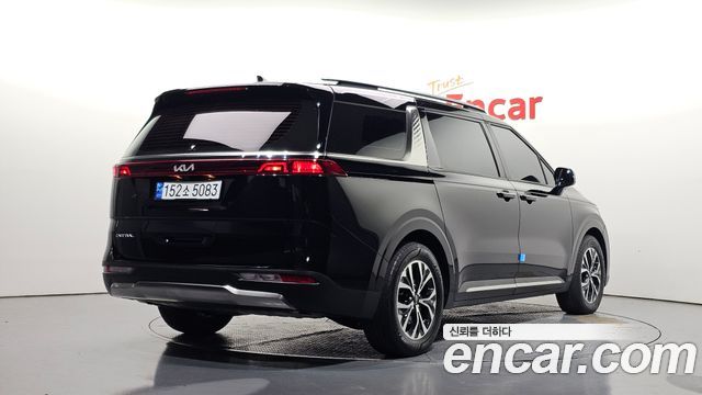 Kia Canival 2023 — photo 2