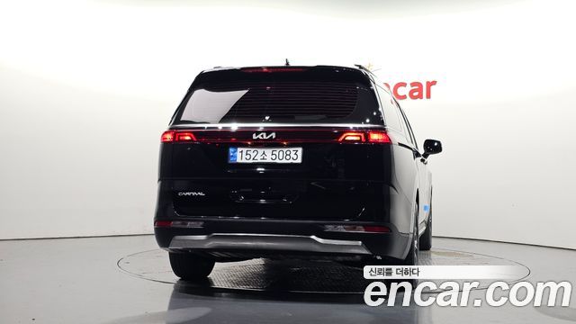 Kia Canival 2023 — photo 4