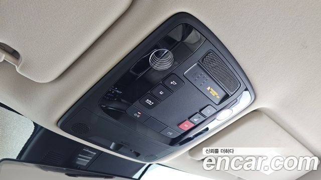 Kia Canival 2023 — photo 24