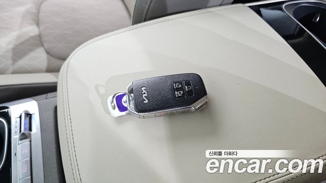 Kia Canival 2023 — photo 25