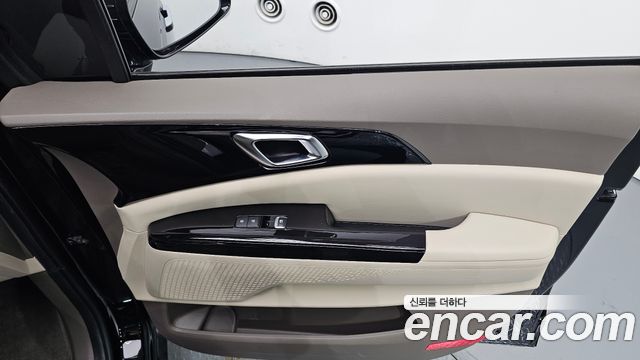 Kia Canival 2023 — photo 15