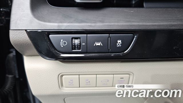 Kia Canival 2023 — photo 28