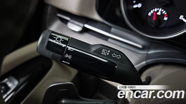 Kia Canival 2023 — photo 32