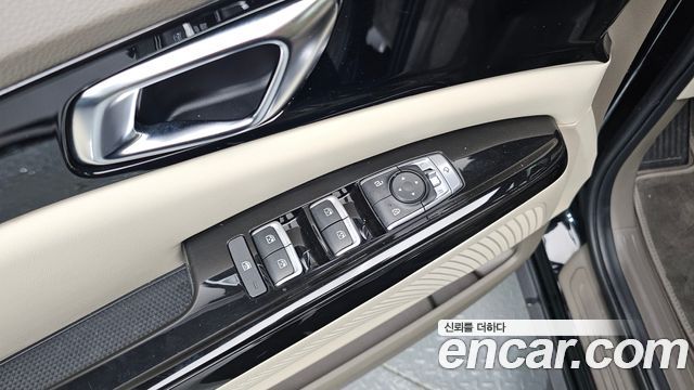 Kia Canival 2023 — photo 33