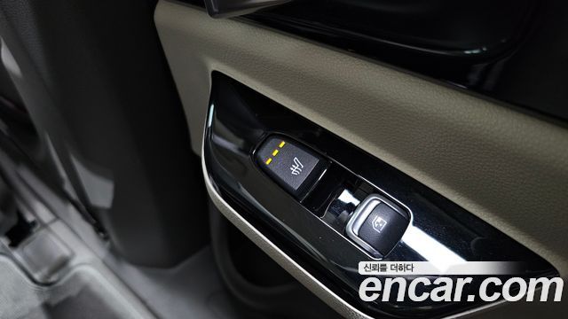 Kia Canival 2023 — photo 34