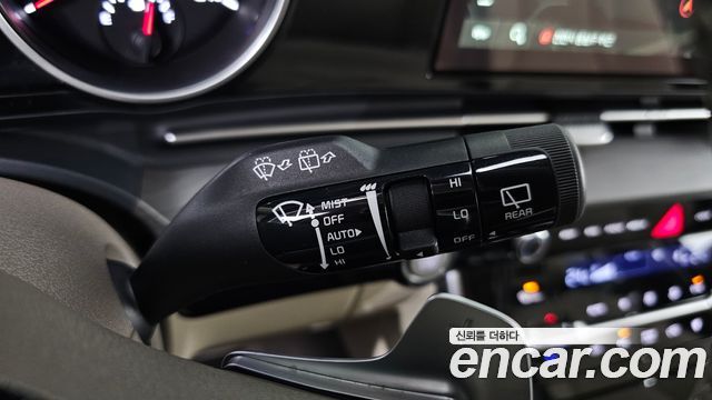 Kia Canival 2023 — photo 35