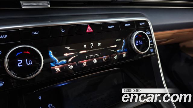 Genesis GV80 2023 — photo 23