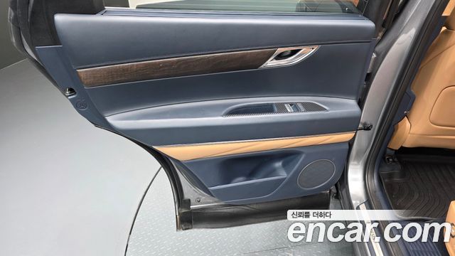Genesis GV80 2023 — photo 15