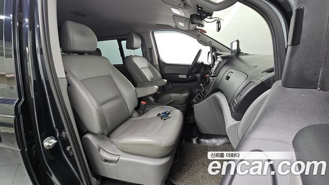 Hyundai Starex 2020 — photo 17