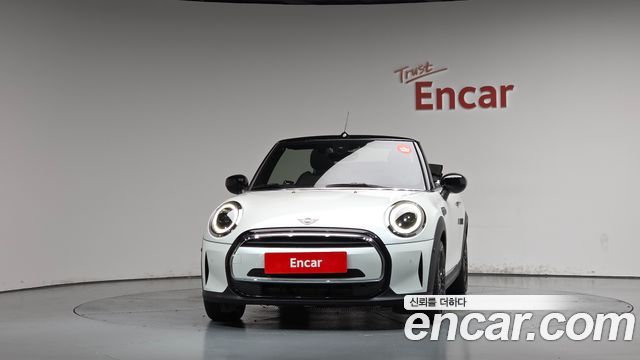 Mini Cooper Convertible 2024 — photo 3