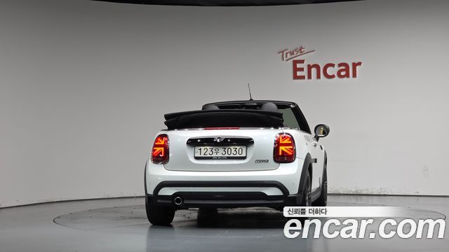 Mini Cooper Convertible 2024 — photo 4