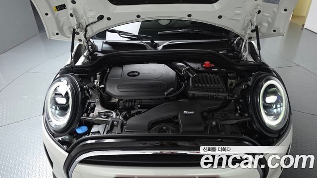 Mini Cooper Convertible 2024 — photo 6
