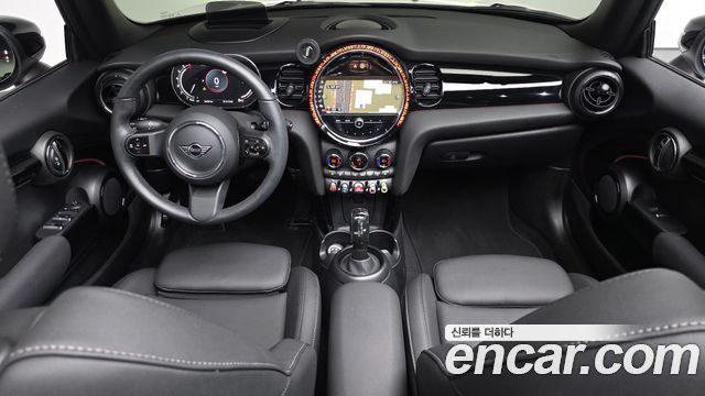 Mini Cooper Convertible 2024 — photo 10