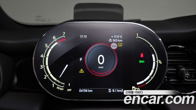 Mini Cooper Convertible 2024 — photo 11