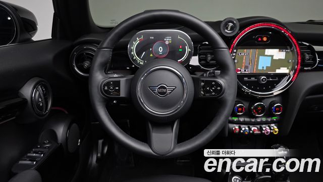 Mini Cooper Convertible 2024 — photo 19