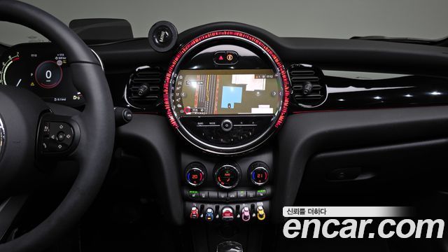 Mini Cooper Convertible 2024 — photo 20