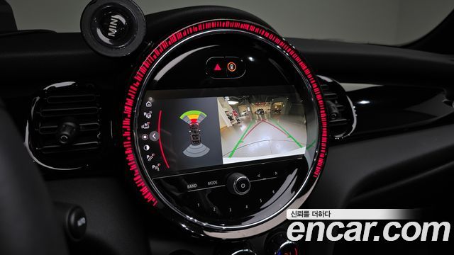Mini Cooper Convertible 2024 — photo 21