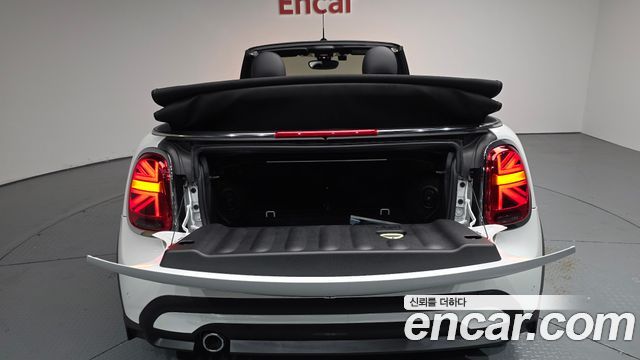 Mini Cooper Convertible 2024 — photo 24