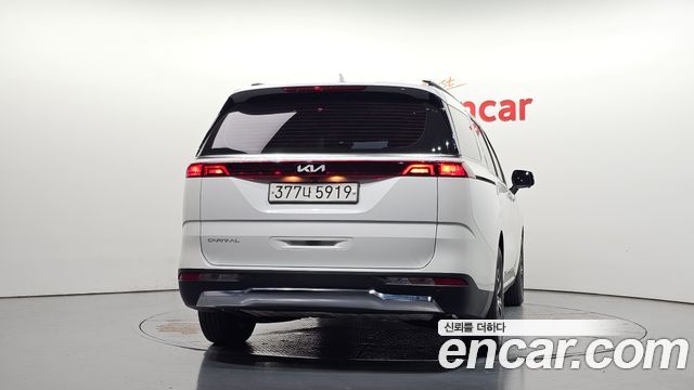 Kia Canival 2023 — photo 4